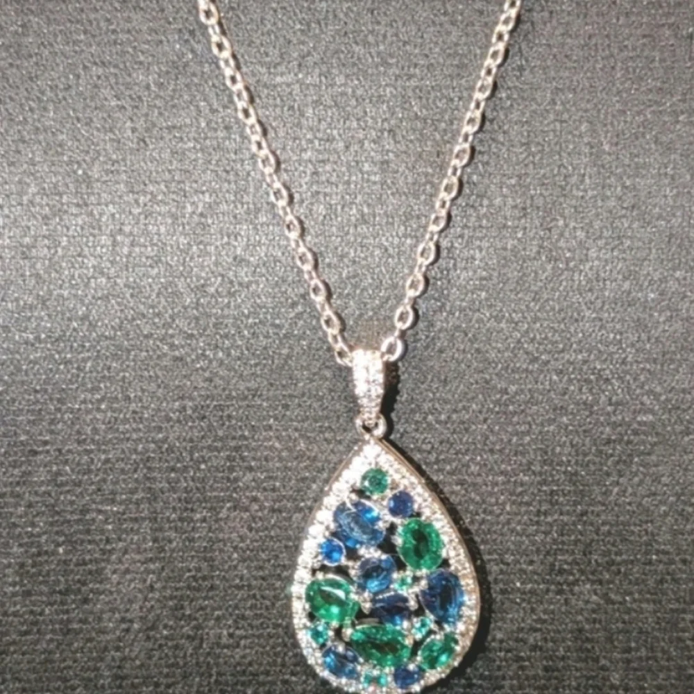 Elegant Silvery Pave Dazzling Green/blue Sapphire Pendant Teardrop Necklace 18